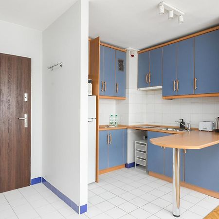 Uniwersytet Medyczny Park Studio Varşovia Exterior foto
